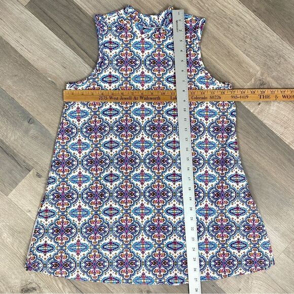 Sweet Tea’s by Pink Rose Mandala Mock Neck Sleeveless Top White Blue Small - Picture 11 of 11
